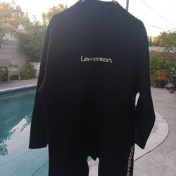 Wetsuit