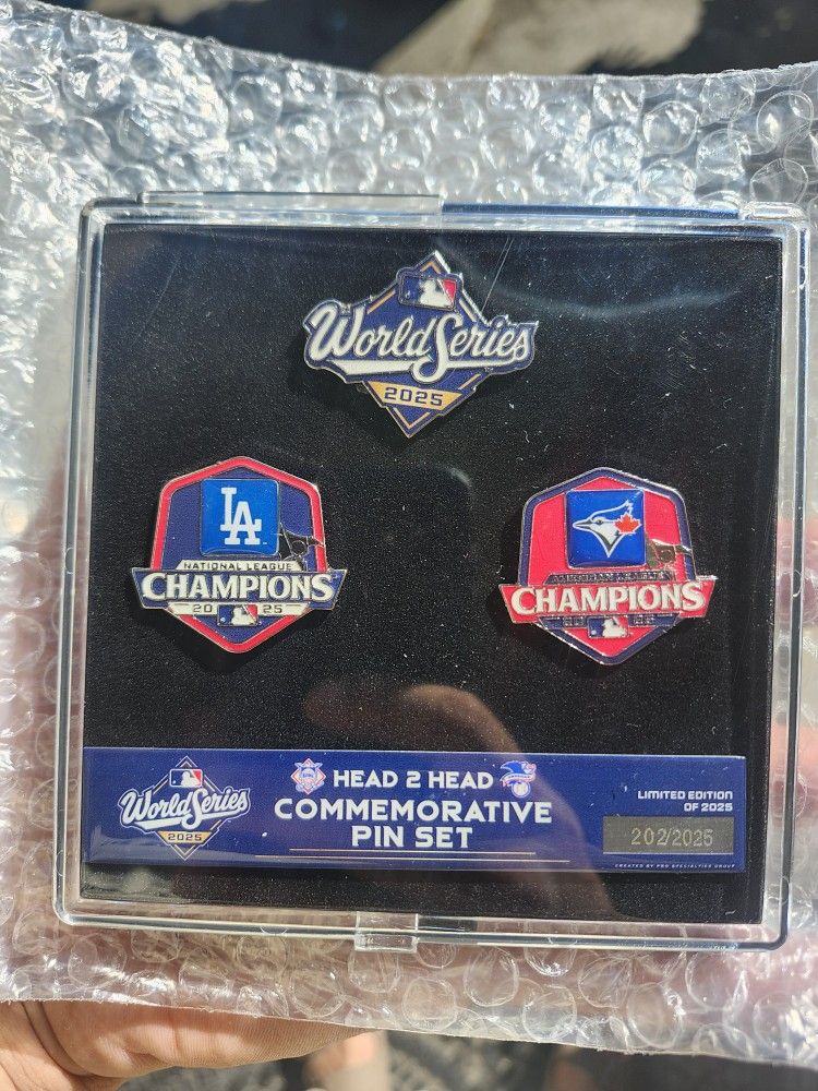 World Series 2025 - Pin Set - Dodgers - Blue Jays