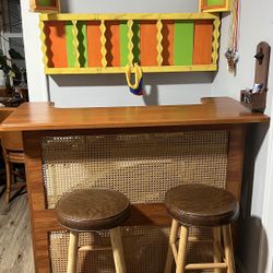Homew Bar with 2 Leather Stools