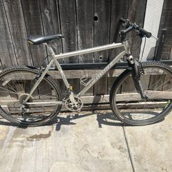 Specialized Hardrock Sport Mountain Bike