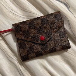Louis Vuitton Womans Wallet 