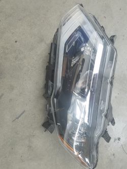 2018 Nissan rouge headlamp OEM left