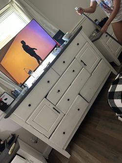 Dresser