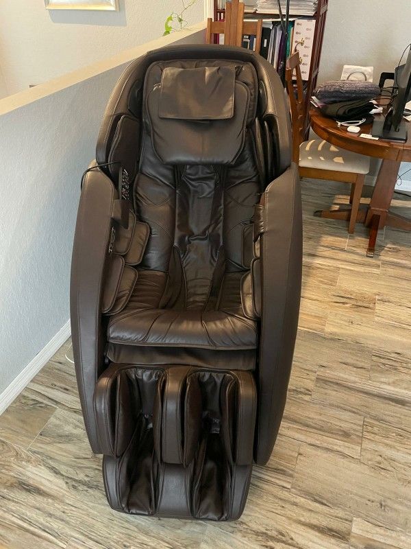 Massage Chair Fujimi GT 700 In Great Condition $999 Obo