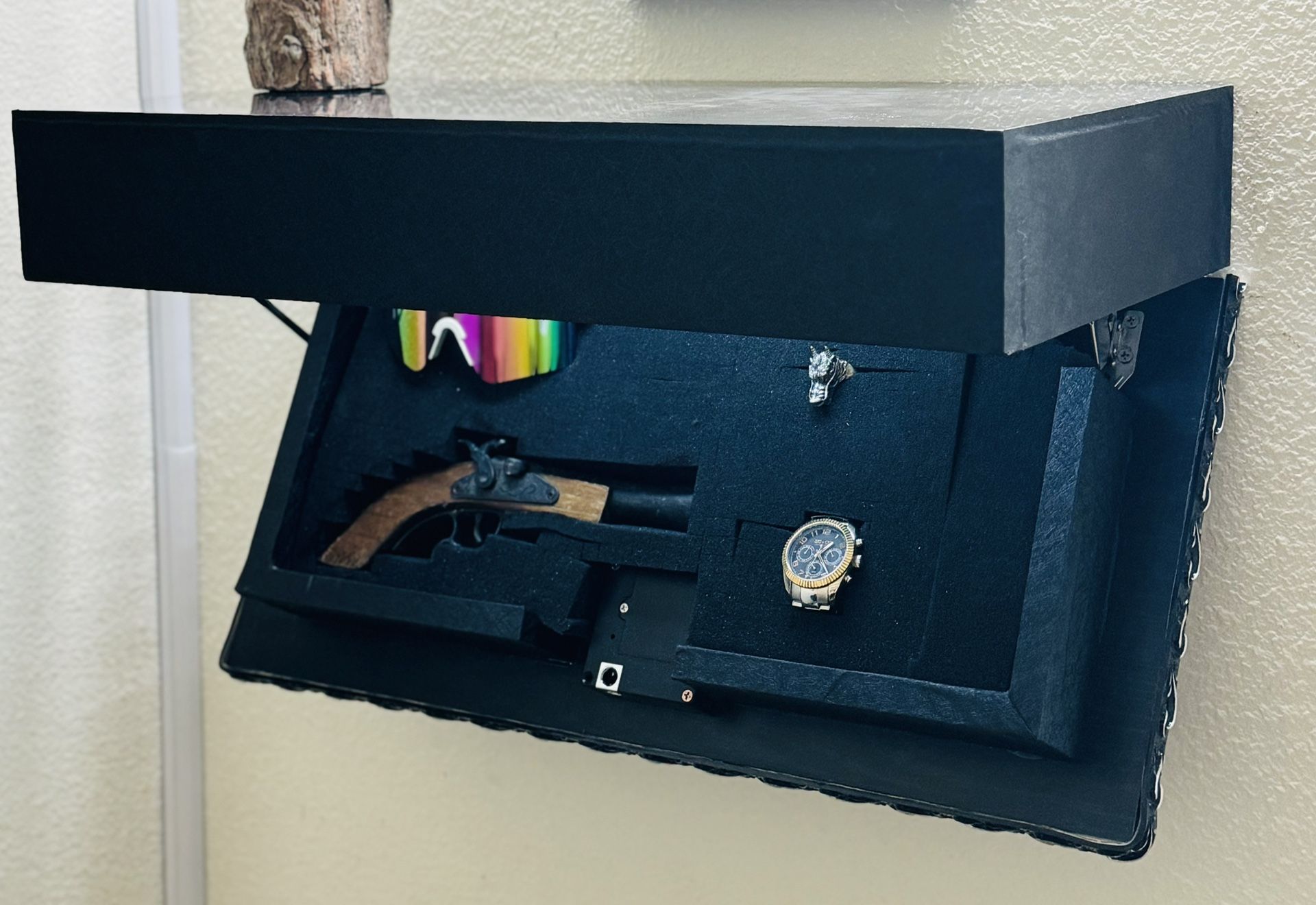 Shelf & HIDDEN Storage
