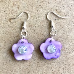 💜 Pretty purple shell flower earrings with pearl like center - handmade