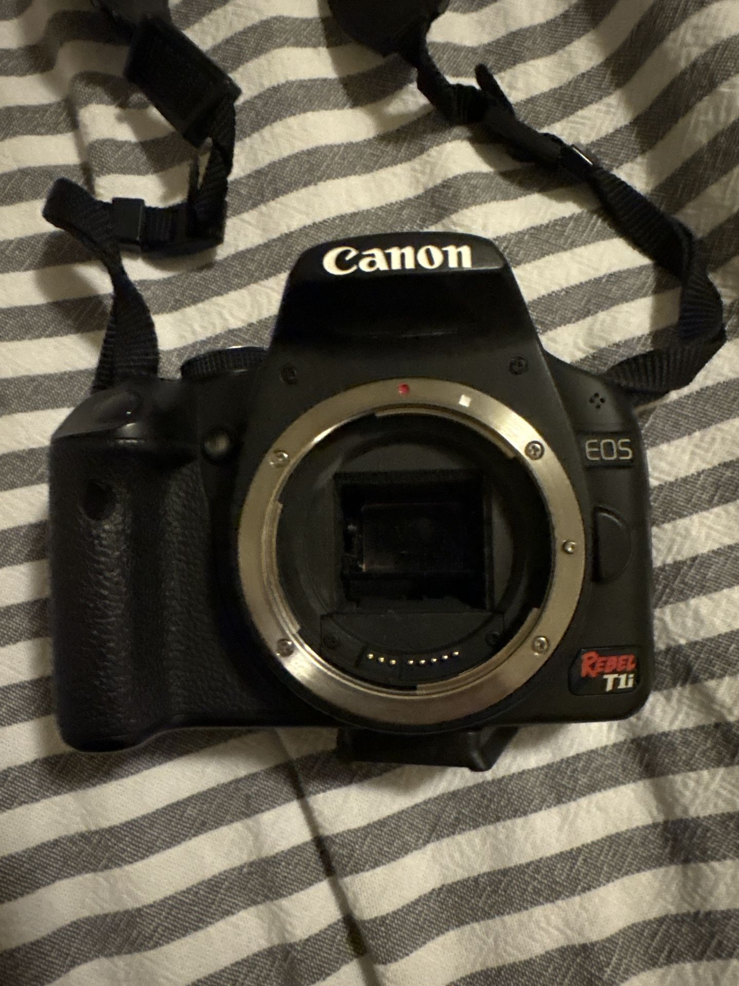 Canon EOS T1i Camera