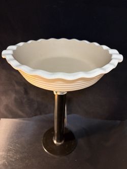 NWOT pampered chef 8 1/4”x 1 1/4”new traditions collection deep dish.