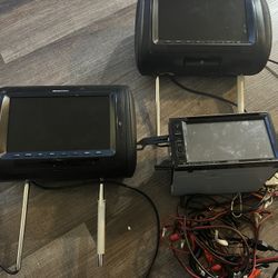 Car Touchscreen Radio And 2 Head Rest TVs