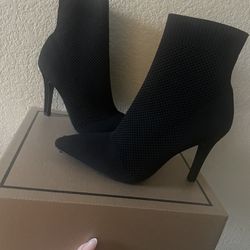 Women’s Black Heels 6