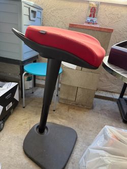 Staple balance chair
