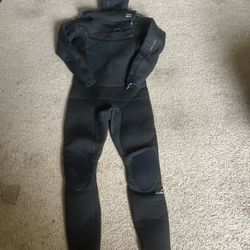  5/4mm Absolute+ Plus Recycler Chest Zip Hooded Wetsuit MT MEDIUM TALL 5mm/4mm  Printing For medium tall on the inside of the wetsuit as pictured says