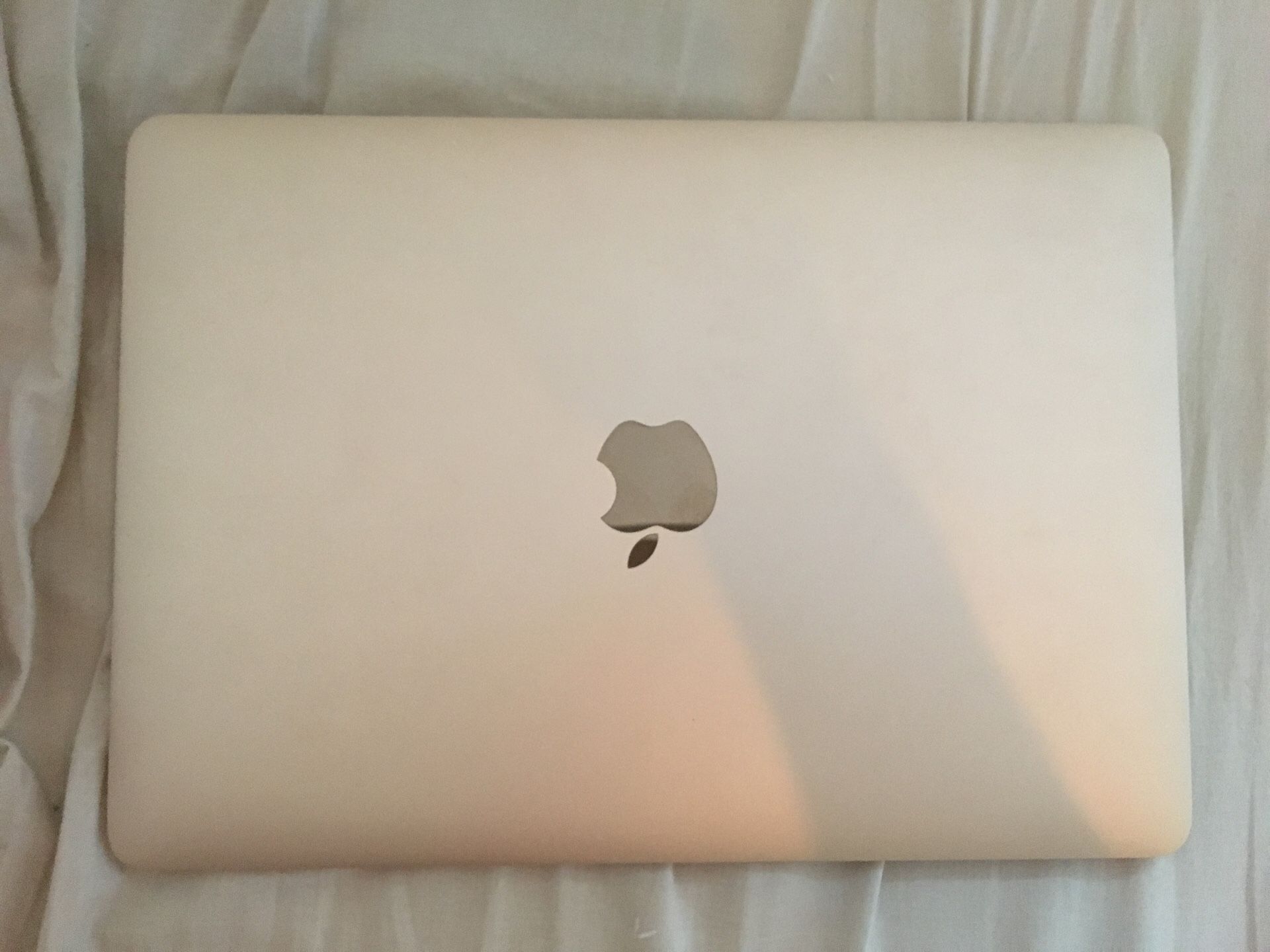 2015 macbook GOLD