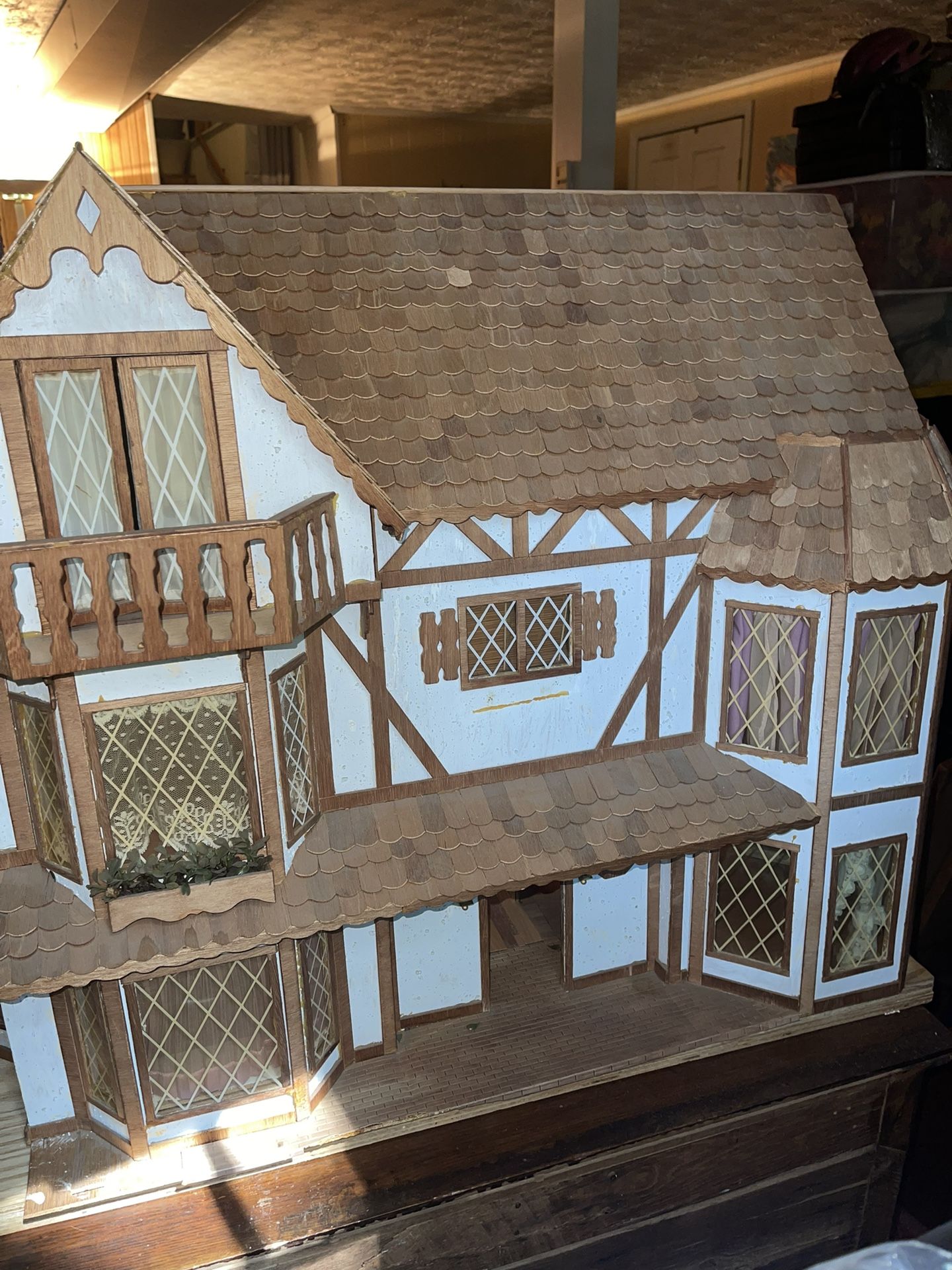 Vtg Harrison Greenleaf #8006 Tudor Dollhouse