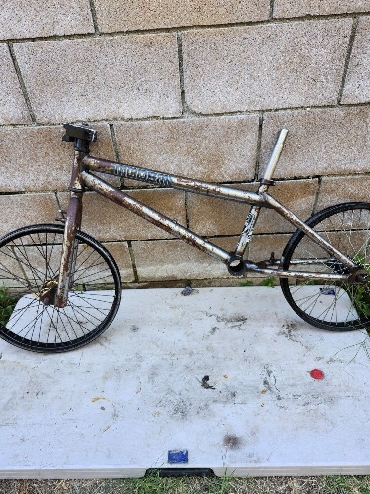 Giant b m x Bicycle
