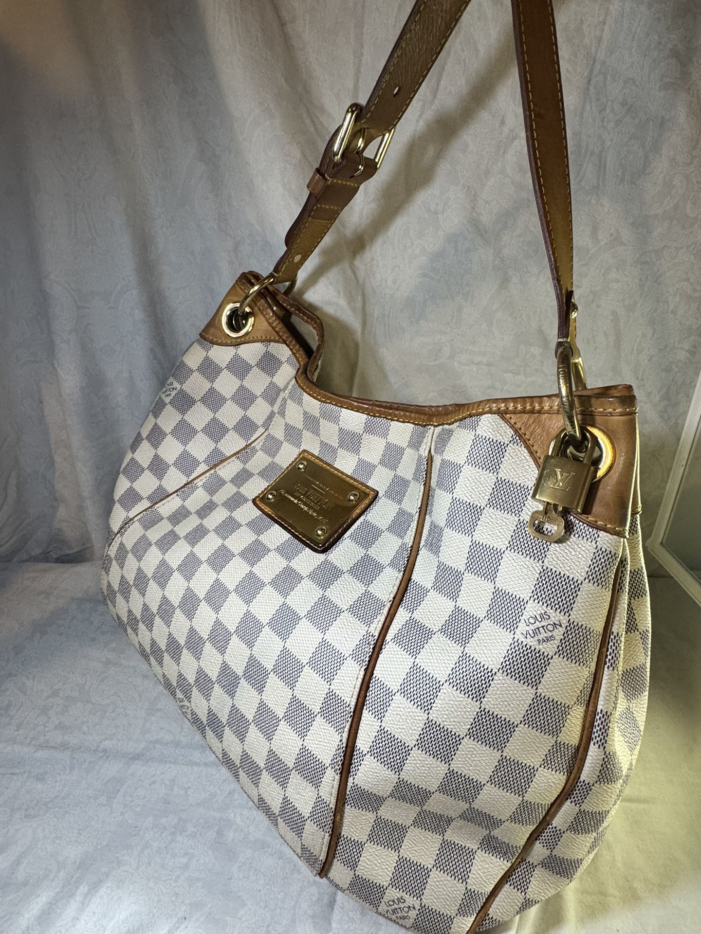Louis Vuitton Galliera PM Shoulder Bag