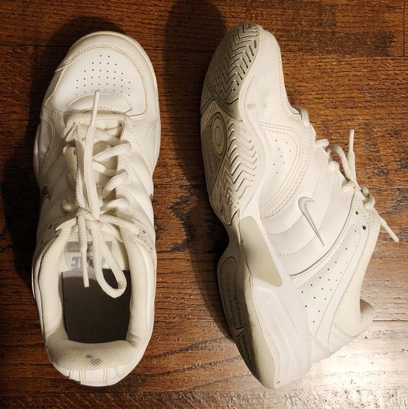 White Nike Chunky Tennis Shoes Sneakers Womens 7.5