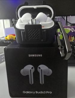 Samsung Galaxy Buds 3 Pro – White – Excellent Condition – Original Box – $130