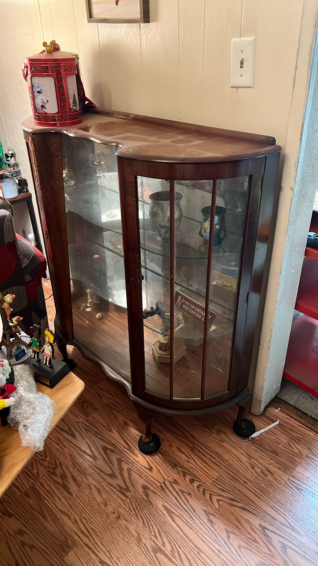 Decanter cabinet