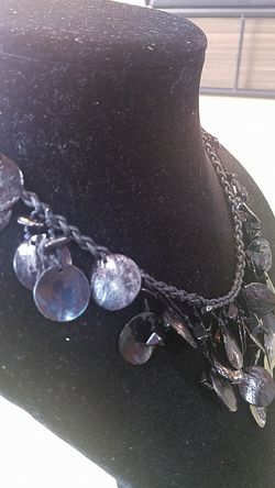 SEASHELL CORD NECKLACE