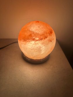 Electrical Himalayan salt lamp