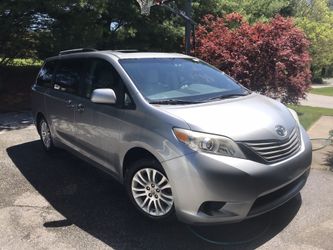 2011 Toyota Sienna XLE