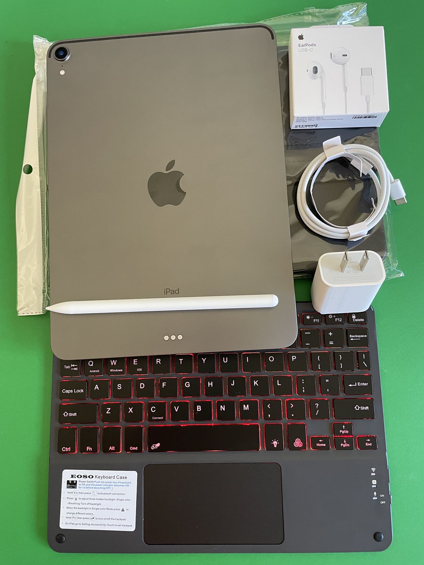 Apple IPad Pro 11” (Face ID / Liquid Retina / latest iOS 18) 64GB with Keyboard case, stylus pen & Accessories (256GB $469)