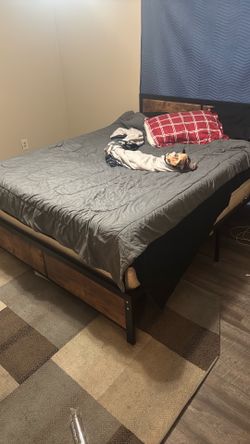 Queen size Amazon bed