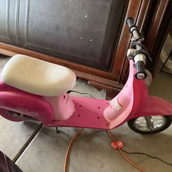 Razor Electric Scooter with New Battery 