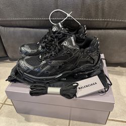 balenciaga runners 