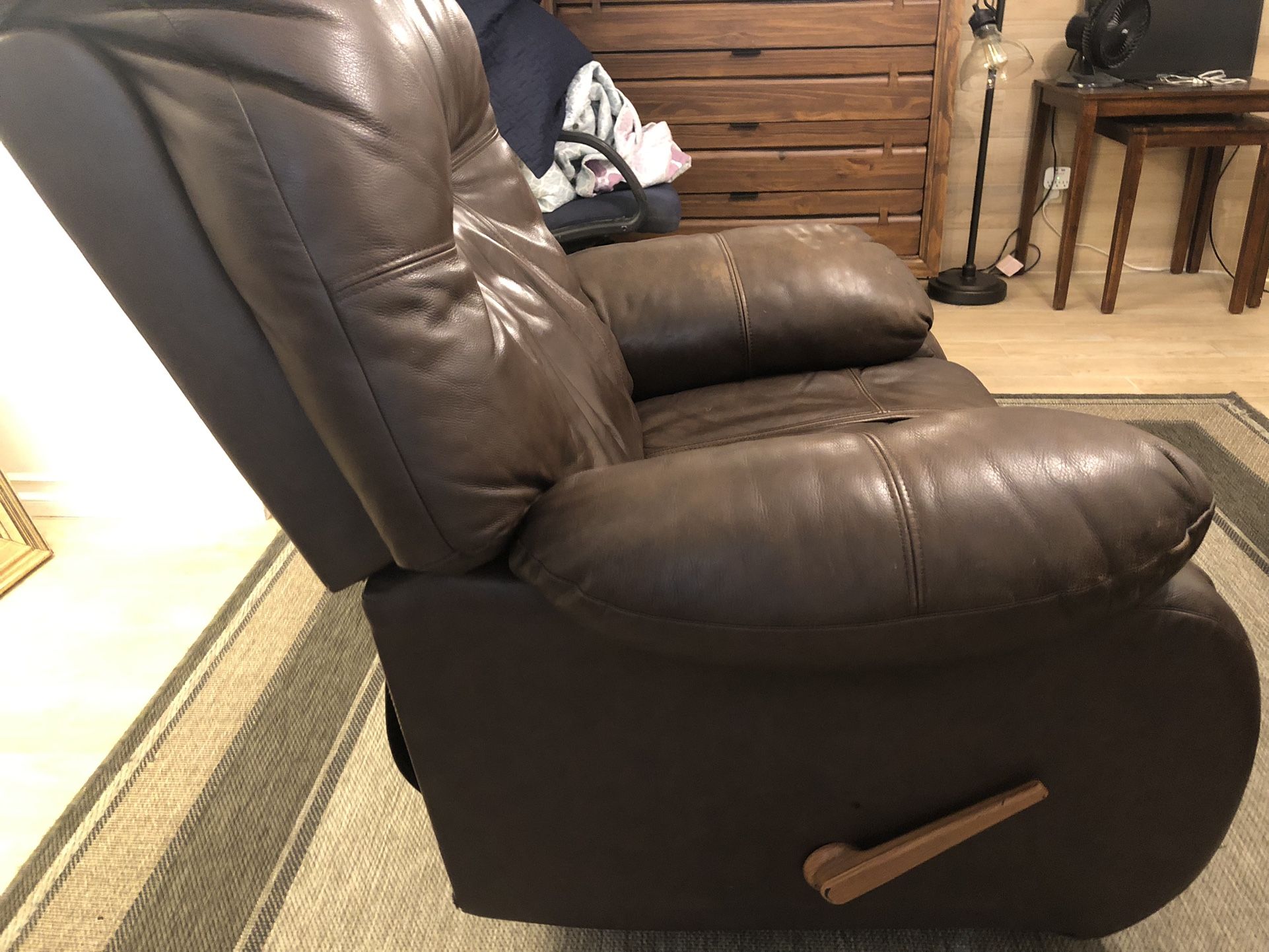 Recliner chair for Sale in Las Vegas, NV OfferUp