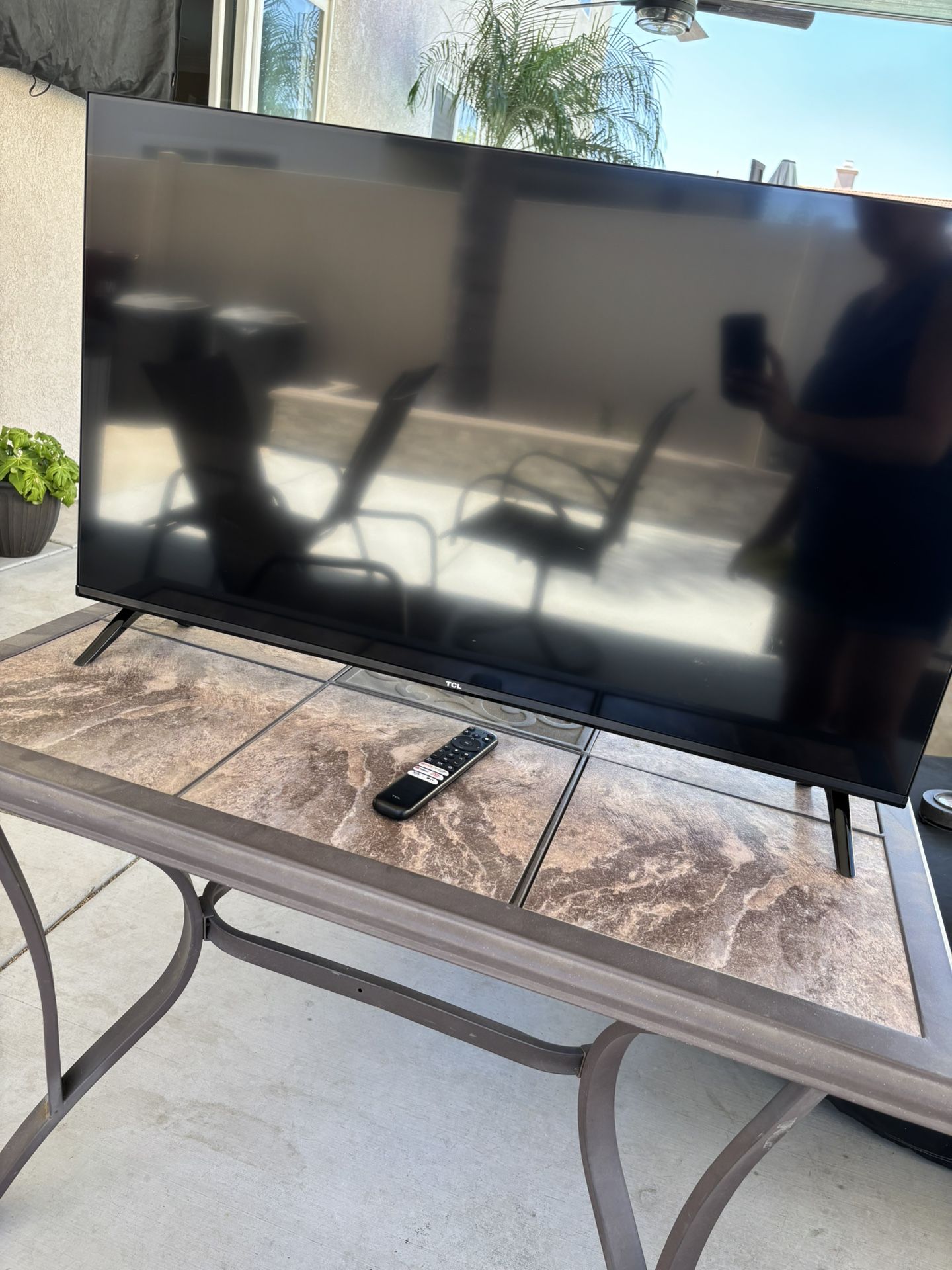 40 In TCL TV