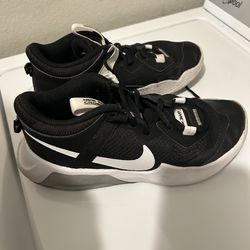 Nike crossover shoes