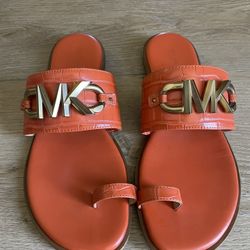 Michael Kors Women’s Sandals/Flip Flops Size 9 Orange In Excellent Condition 