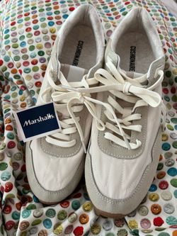 Cushionaire  New Sneakers 9.5 M Ladies Shoes