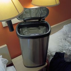 Ninestars trash can