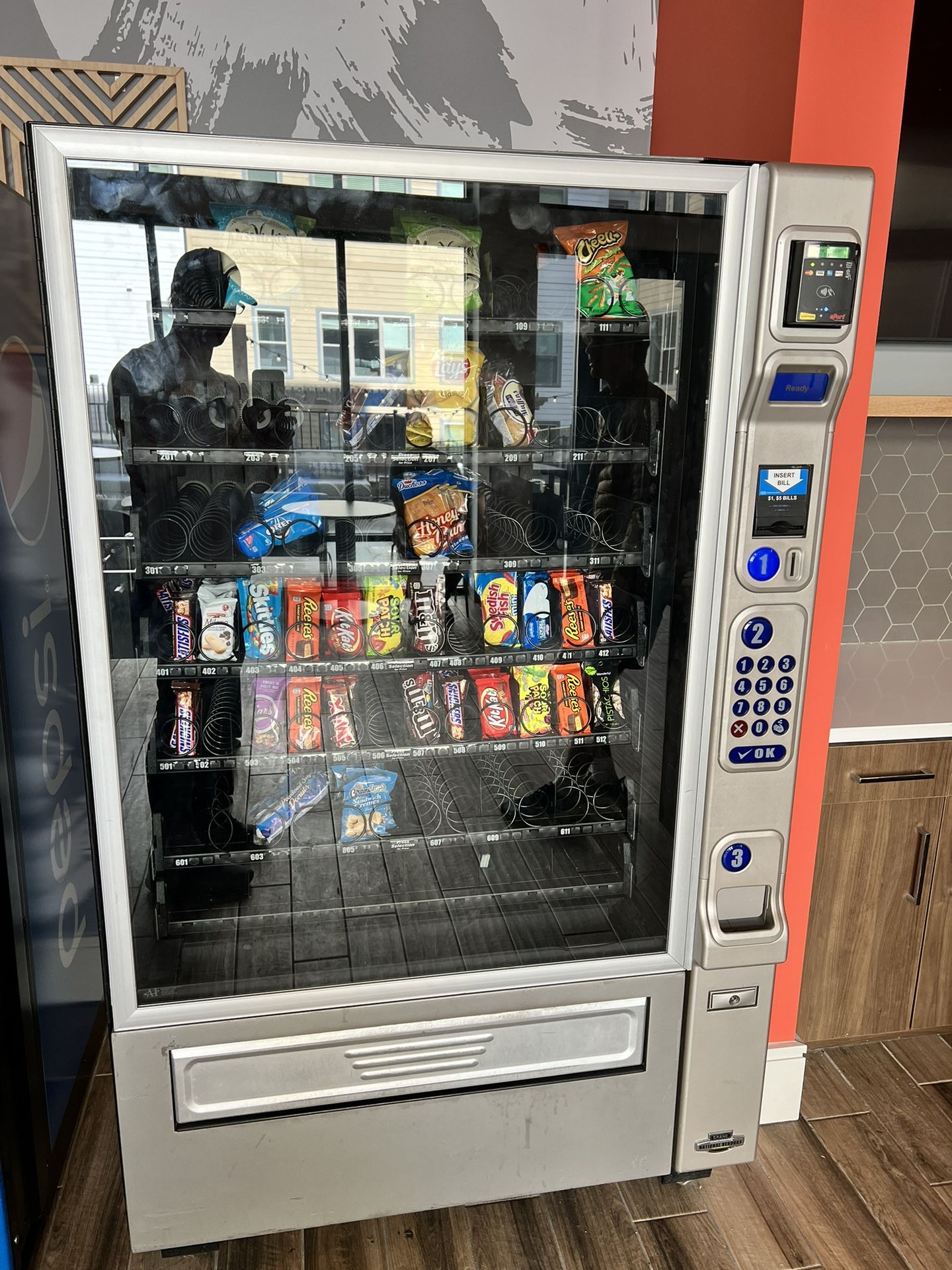 Vending Machine & Location-Crane 181