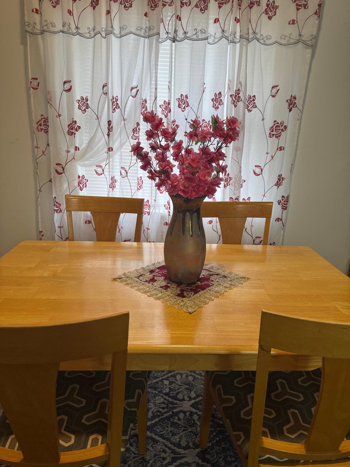 Dining Table With 4 Chairs For Sale