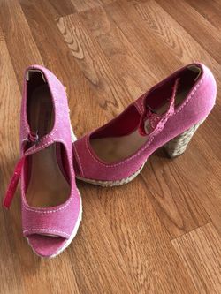 New red high heels size 6