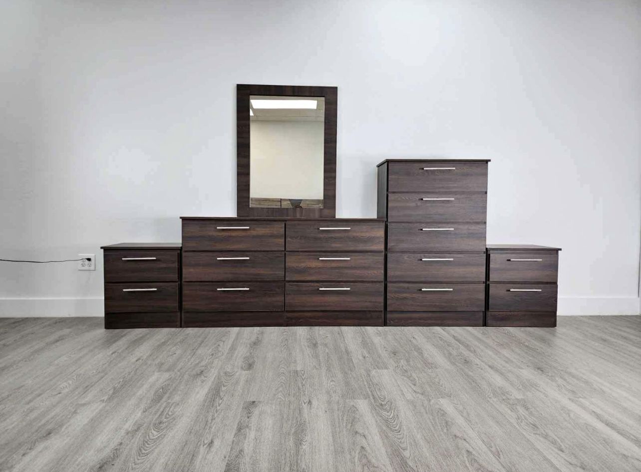 Dresser , Mirror, Chest And 2 Nightstands - Cómoda, Gavetero Y 2 Mesitas De Noche