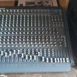 Alesis Studio 32 Mixer