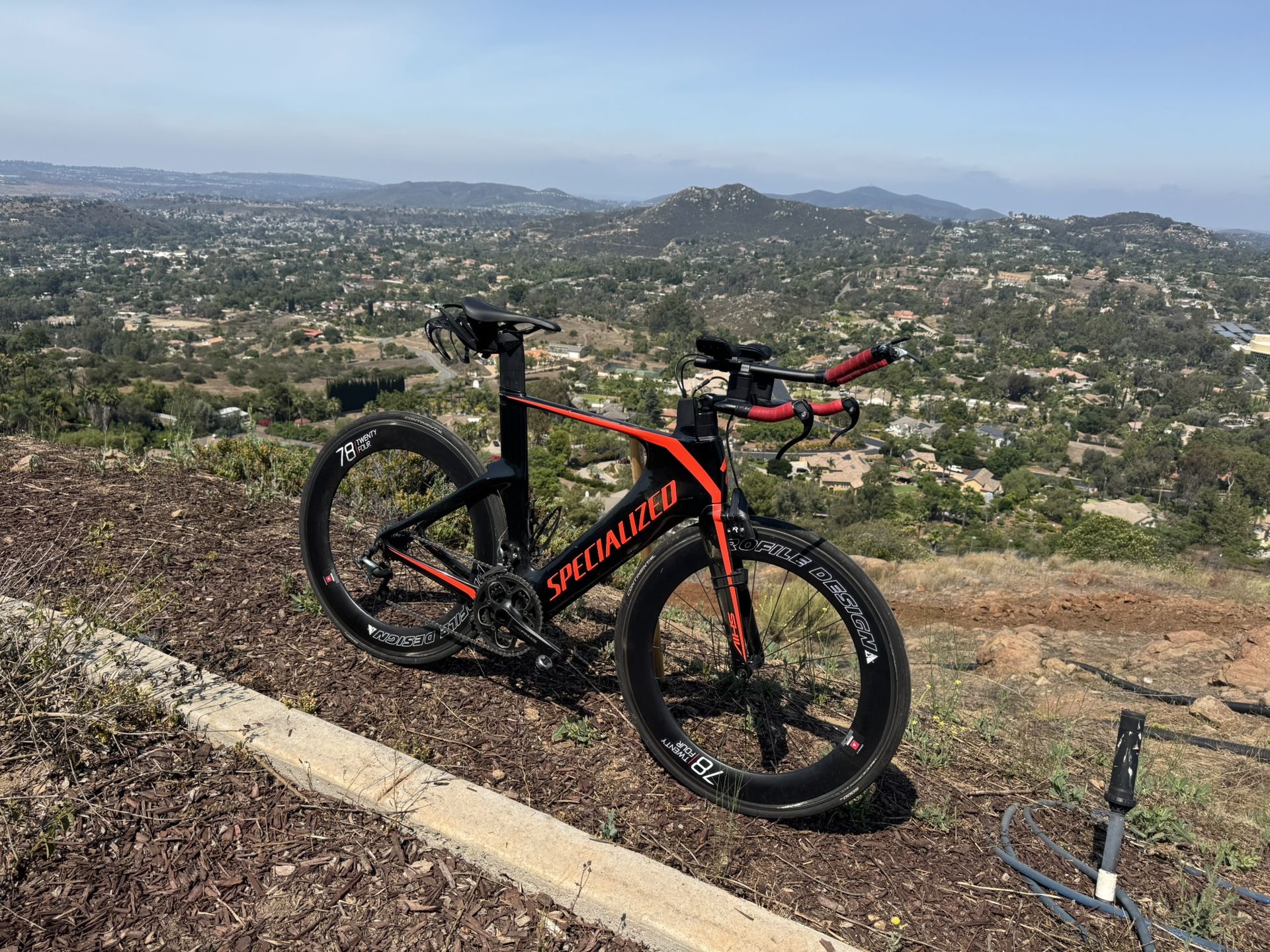 Specialized Shiv Sport Triathlon Bike (Upgraded Wheels)