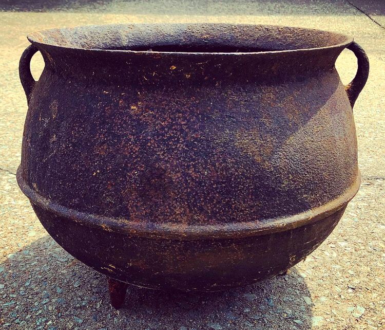 ANTIQUE CAST IRON CAULDRON KETTLE 10 GALLON BALTIMORE