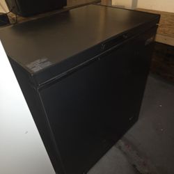 Chest Freezer - Artic King $50