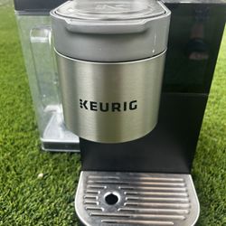 KEURIG K-2500 COMMERCIAL COFFEE MAKER 47TH AVE. AND DOBBINS IN LAVEEN