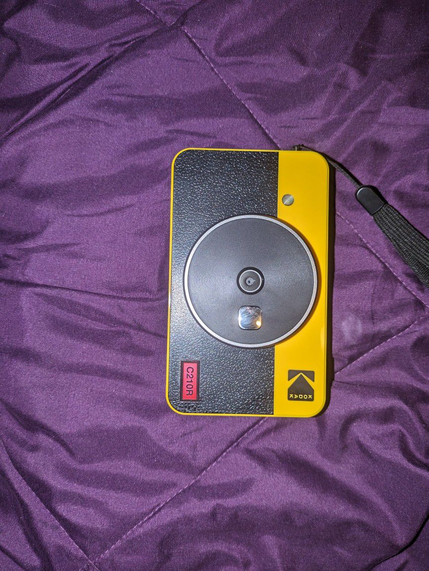 Kodak 2 In 1 Instant Camera/Printer Bundle
