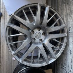Staggered 20in OEM 2016 Nissan GTR Wheels