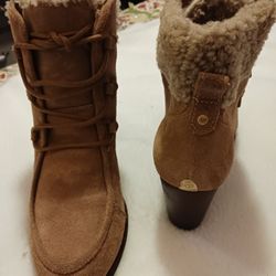 Woman's UGG Aalise Wool Trimmed Boots