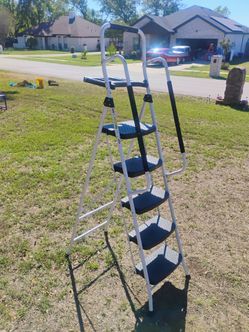 Soc Tone Step Ladder