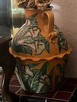 Majolica vase